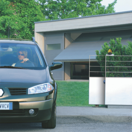 SPIN23, napęd do bram garażowych o maksymalnej powierzchni bramy 9 m2 oraz maksymalnej wysokości 235 cm - zestaw - obrazek 9