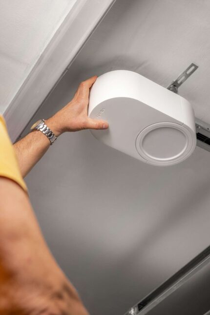 Napęd do bramy garażowej Serenia 1100 io Connect z zewnętrznym nadajnikiem 3-kanałowym, fotokomórkami i Connectivity Kit - obrazek 10